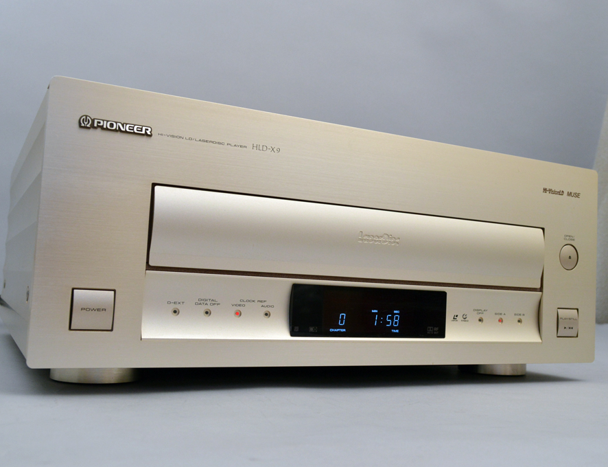 品川区にて、パイオニアのLDプレーヤーHLD-X9ほか、レーザーディスクの高価お買取りをさせていただきました。